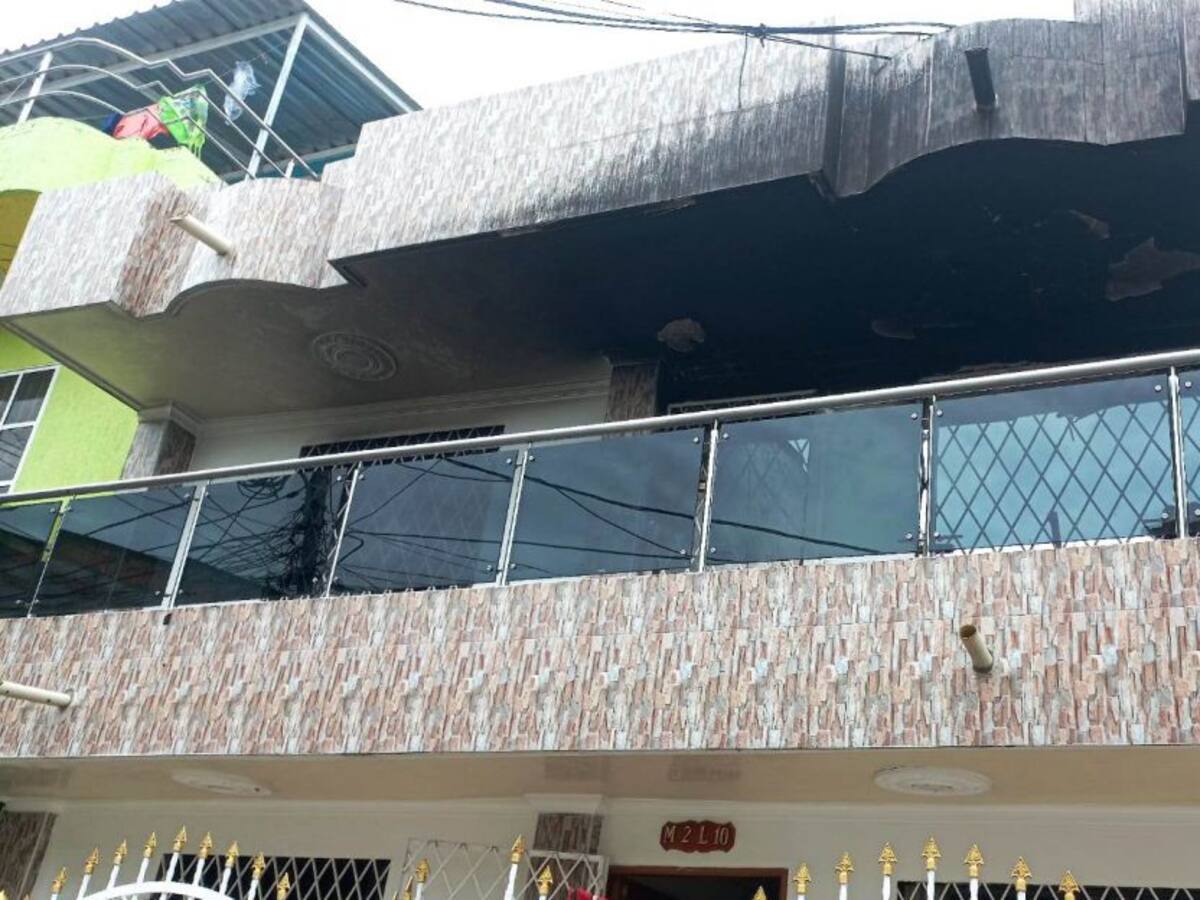 Dos personas heridas en un incendio por la caída de un rayo en Cartagena