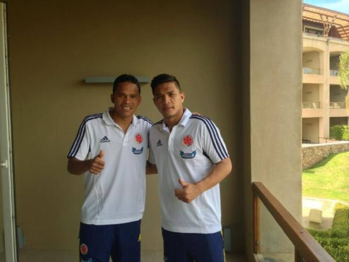 Hotel del equipo junto a su ex compañero de equipo Teófilo Gutiérrez, @carlos7bacca “De nuevo con mi hermano @TeoG29”