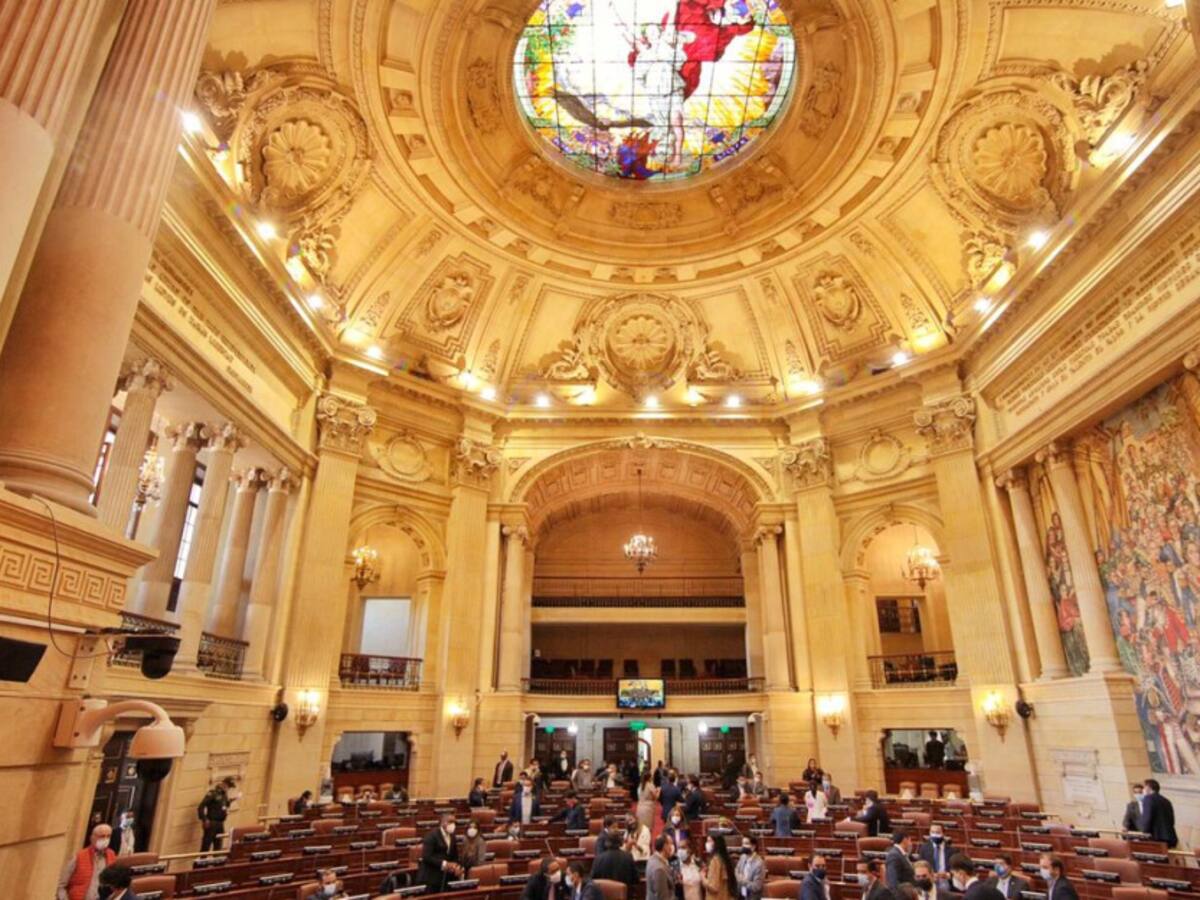 Tras 17 años, una mujer llega a Presidencia de Cámara de Representantes