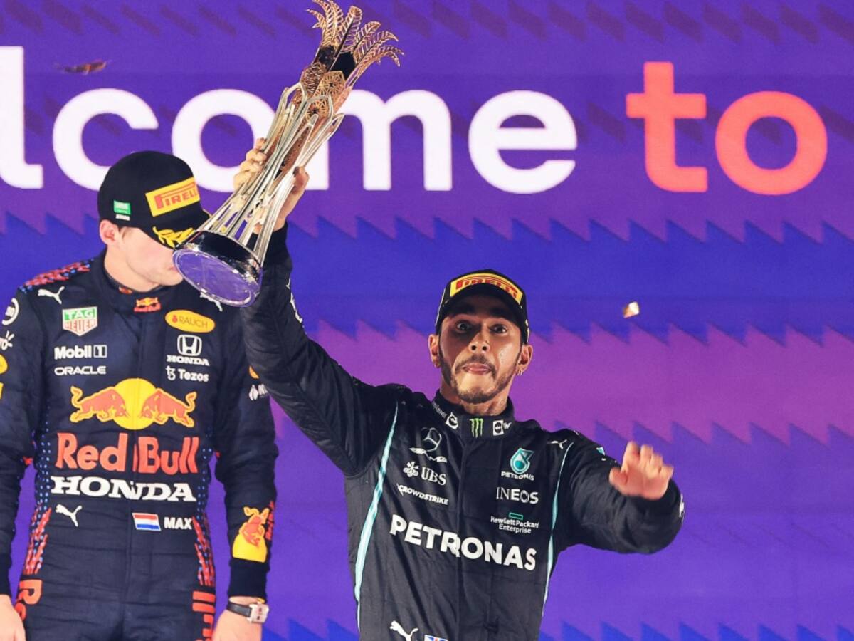 Hamilton gana en Arabia y llegará a última carrera igualado con Verstappen