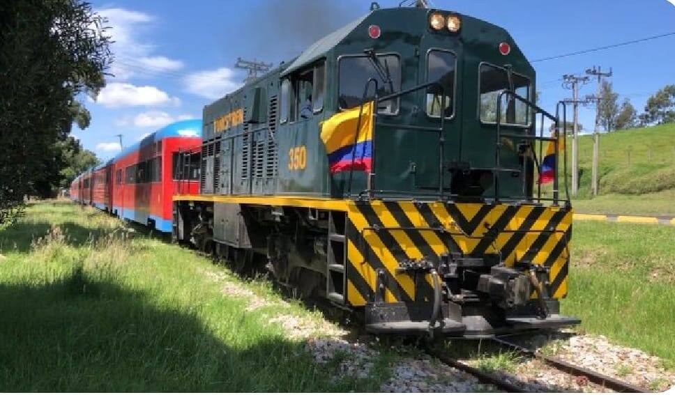 Un tren de carga causa graves heridas a una joven de 19 años en Tunja