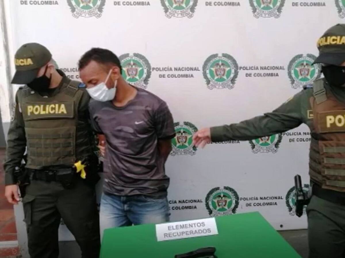 Policía en Cartagena capturó presunto delincuente en canal de aguas lluvias