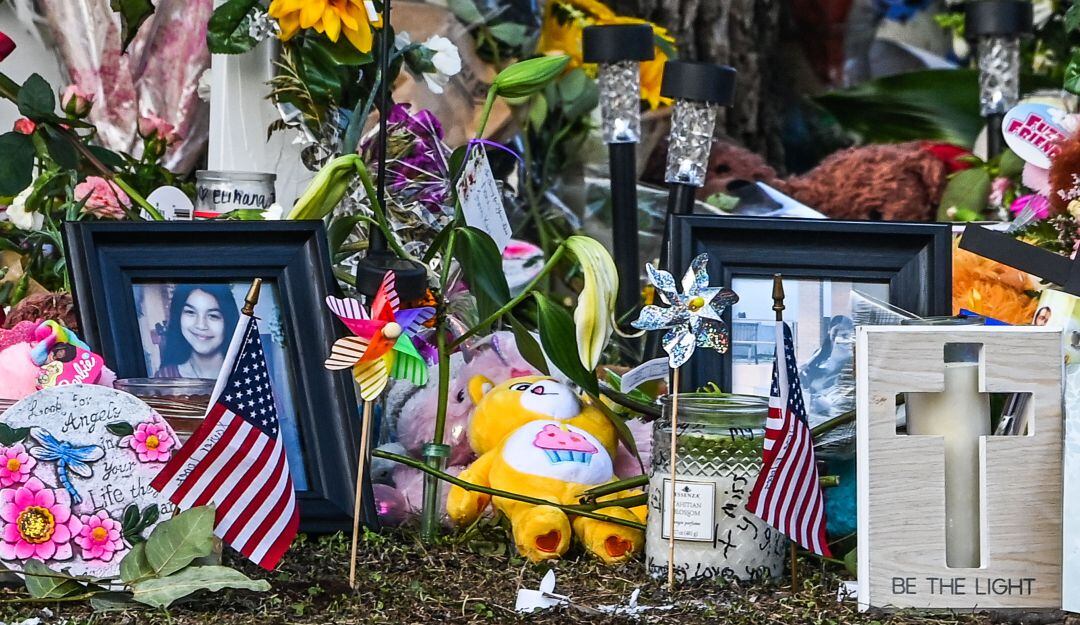 Homenajes a las víctimas de la escuela primaria Robb