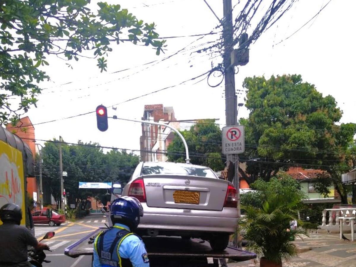 ¡Los cogieron mal parqueados! en 2024 van 230 inmovilizaciones y 1602 comparendos en Bello