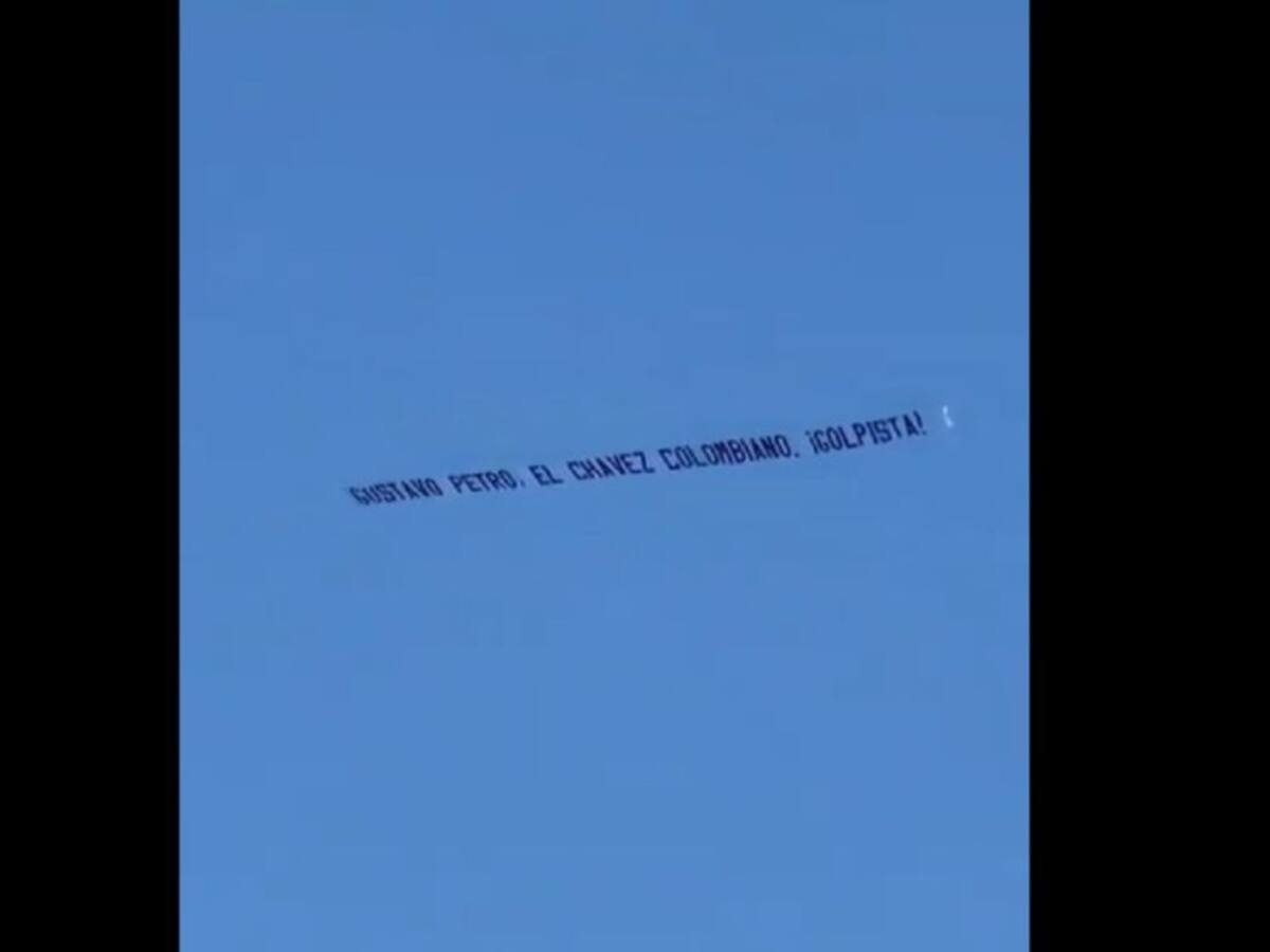 De "copia" tildaron mensaje en avioneta contra Gustavo Petro en Miami