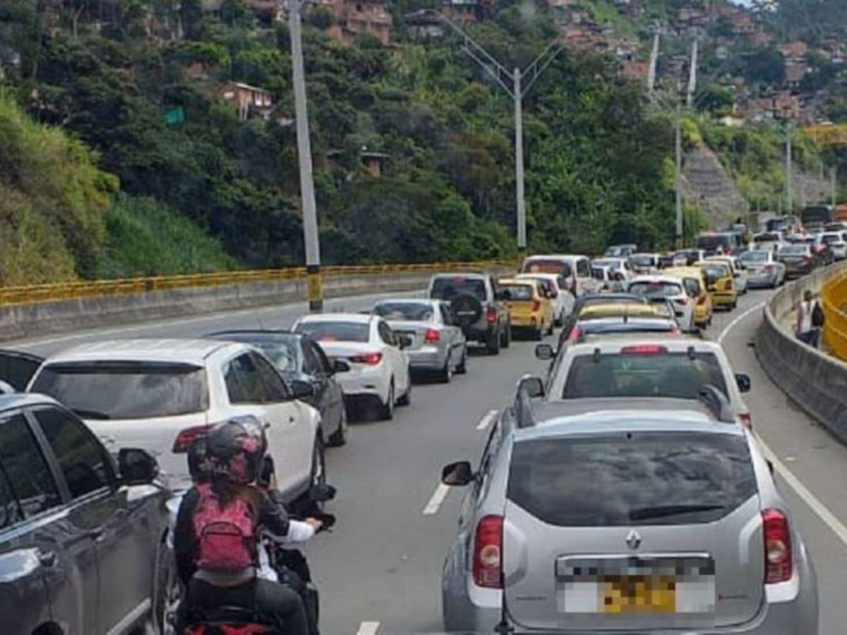 Más de 295 mil vehículos circularán en Antioquia este 8 de diciembre