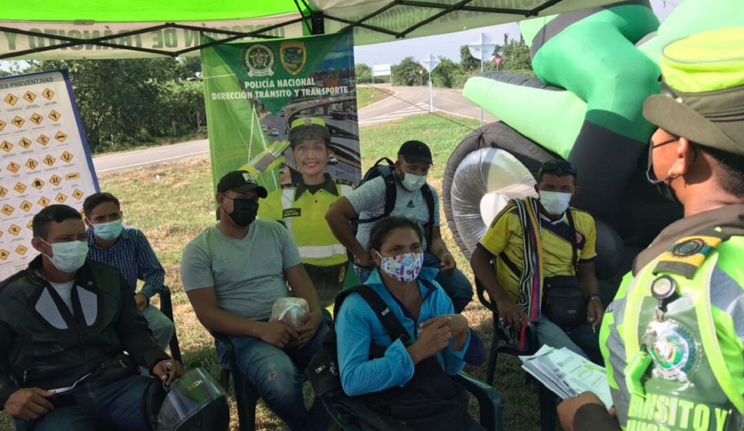 Más de 200 conductores fueron sensibilizados con recomendaciones de prevención a la accidentalidad vial