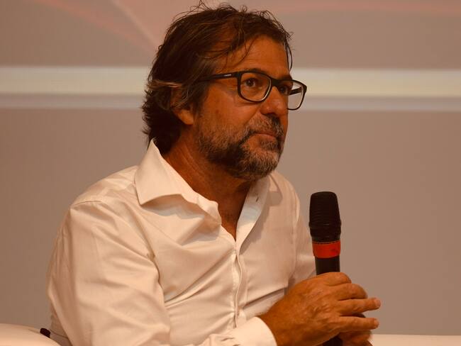 Hugo Pardo, director de Outlier School, consultor y diseñador de experiencias de aprendizaje. Foto tomada de su cuenta de X