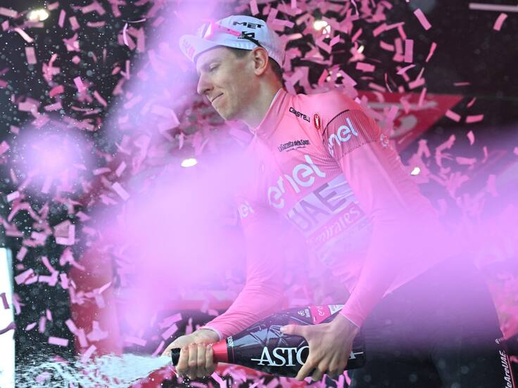 Fano (Italy), 16/05/2024.- Slovenian rider Tadej Pogacar of UAE Team Emirates celebrates on the podium retaining the overall leader&#039;s pink jersey after the 12th stage of the 2024 Giro d&#039;Italia, a 193 km cycling race from Martinsicuro to Fano, Italy, 16 May 2024. (Ciclismo, Italia, Eslovenia) EFE/EPA/LUCA ZENNARO
