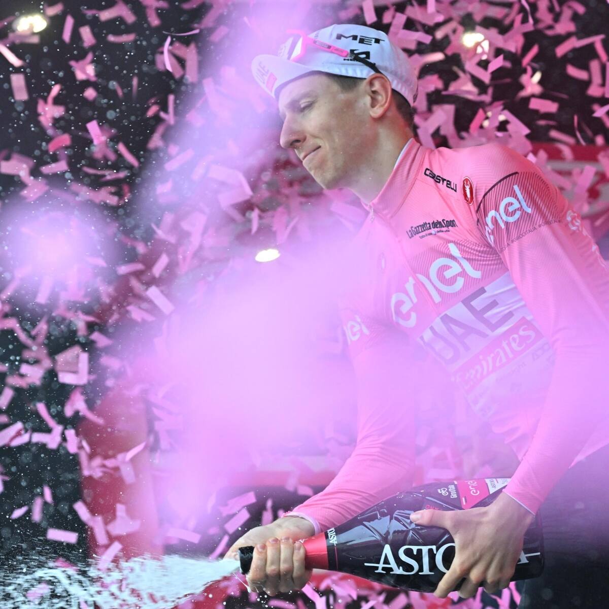 Clasificación general del Giro en la etapa 12: Daniel Martínez y Einer Rubio, en el Top 10