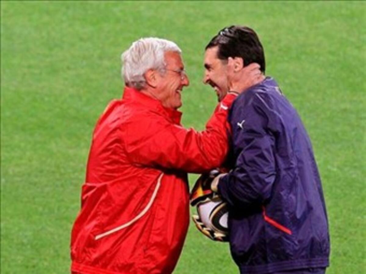 Gianluigi Buffon espera poder jugar con Italia ante Nueva Zelanda