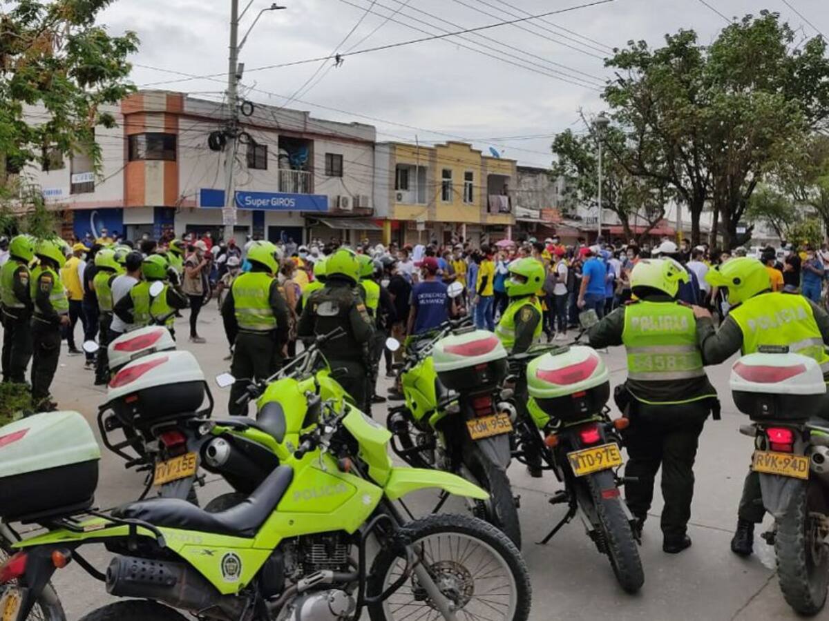 5 heridos en enfrentamiento de vándalos con la Policía en Barranquilla