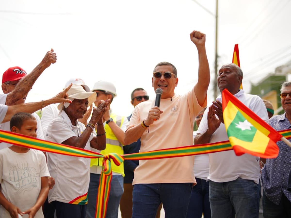 Distrito entregó calle pavimentada en el barrio Daniel Lemaitre: inversión superó $2.700 milllones