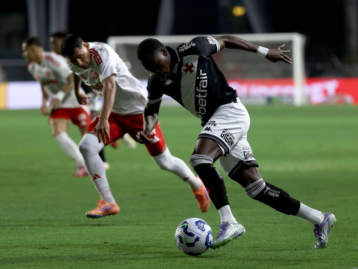 Video: Carlos Andrés Gómez se reportó con golazo y asistencia en goleada de Vasco da Gama en Brasil