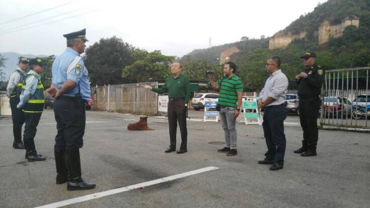 Alcalde reconviene a agentes por caso de cepos