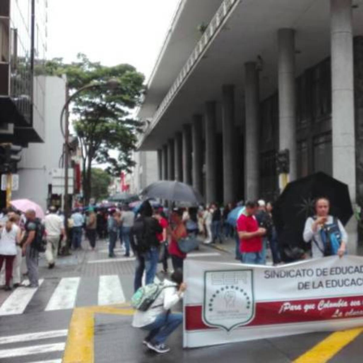 Profesores de Pereira se unen al paro nacional de Fecode