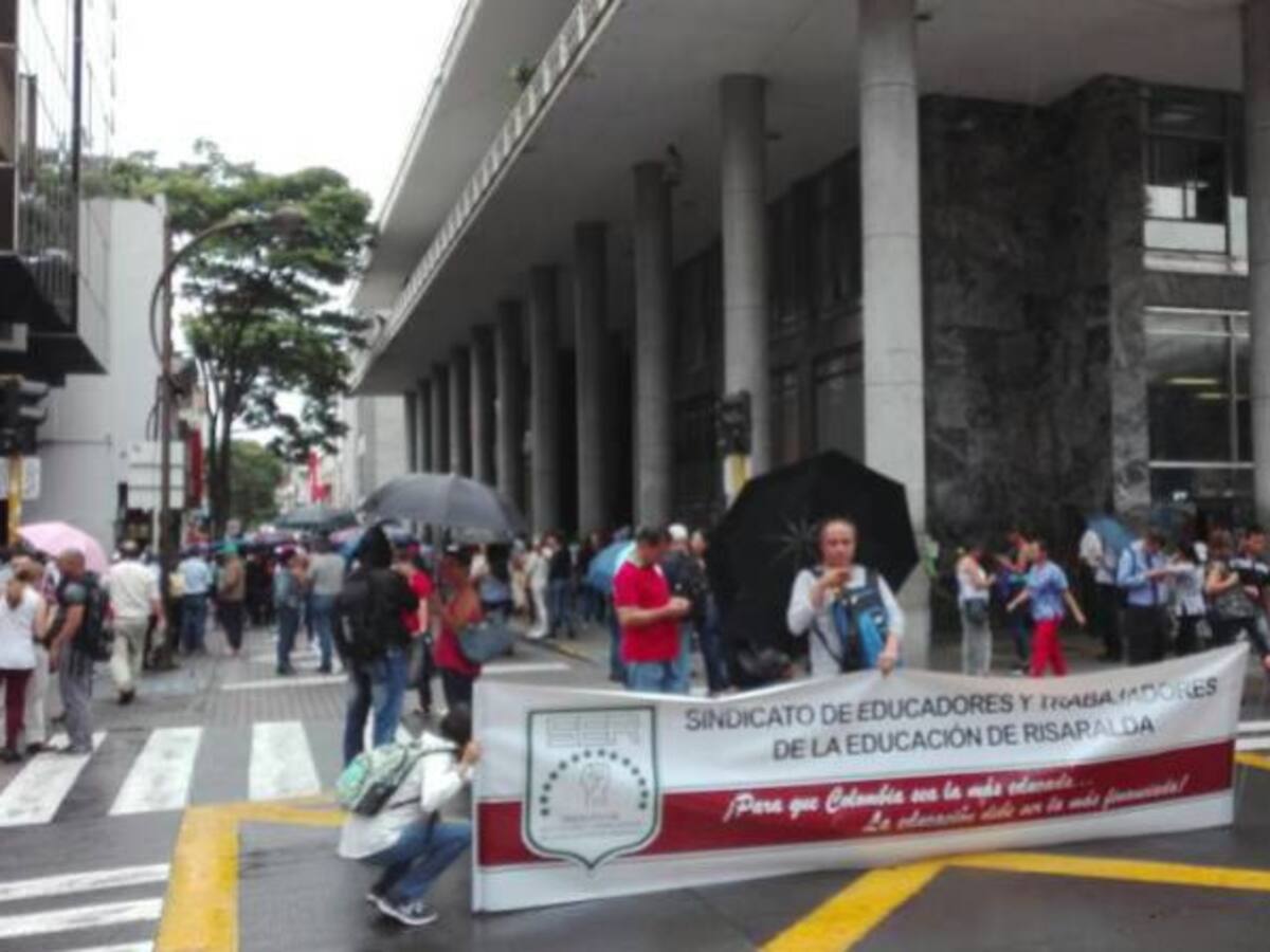 Profesores de Pereira se unen al paro nacional de Fecode