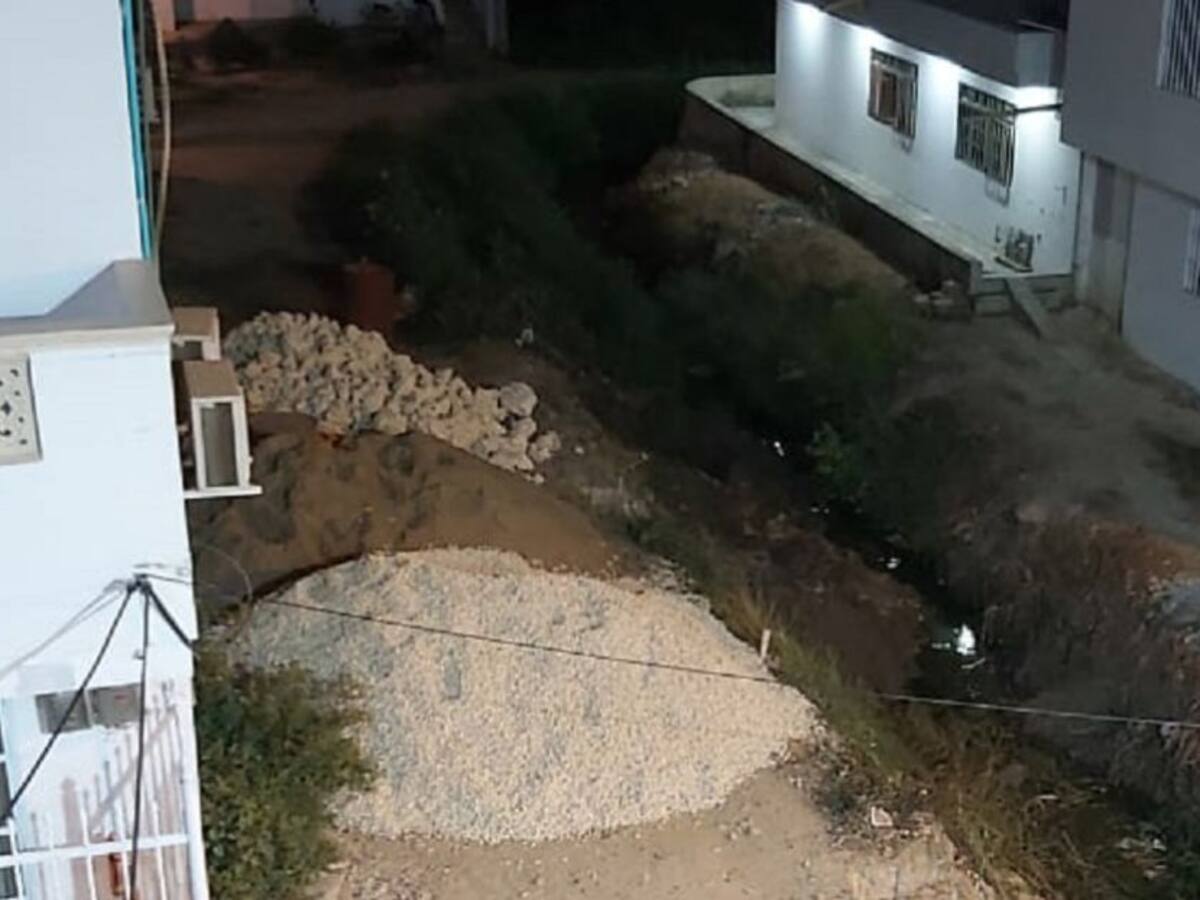 En el barrio Providencia denuncian construcción sobre un canal