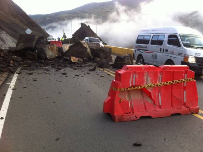 Fuertes lluvias provocan derrumbe y cierre parcial en la vía Chiquinquirá-Tunja