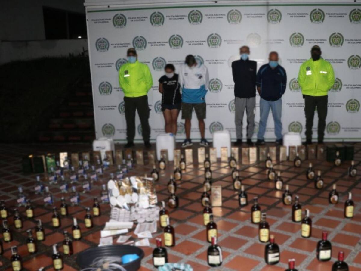 Capturados presuntos responsables de adulterar licor en Dosquebradas
