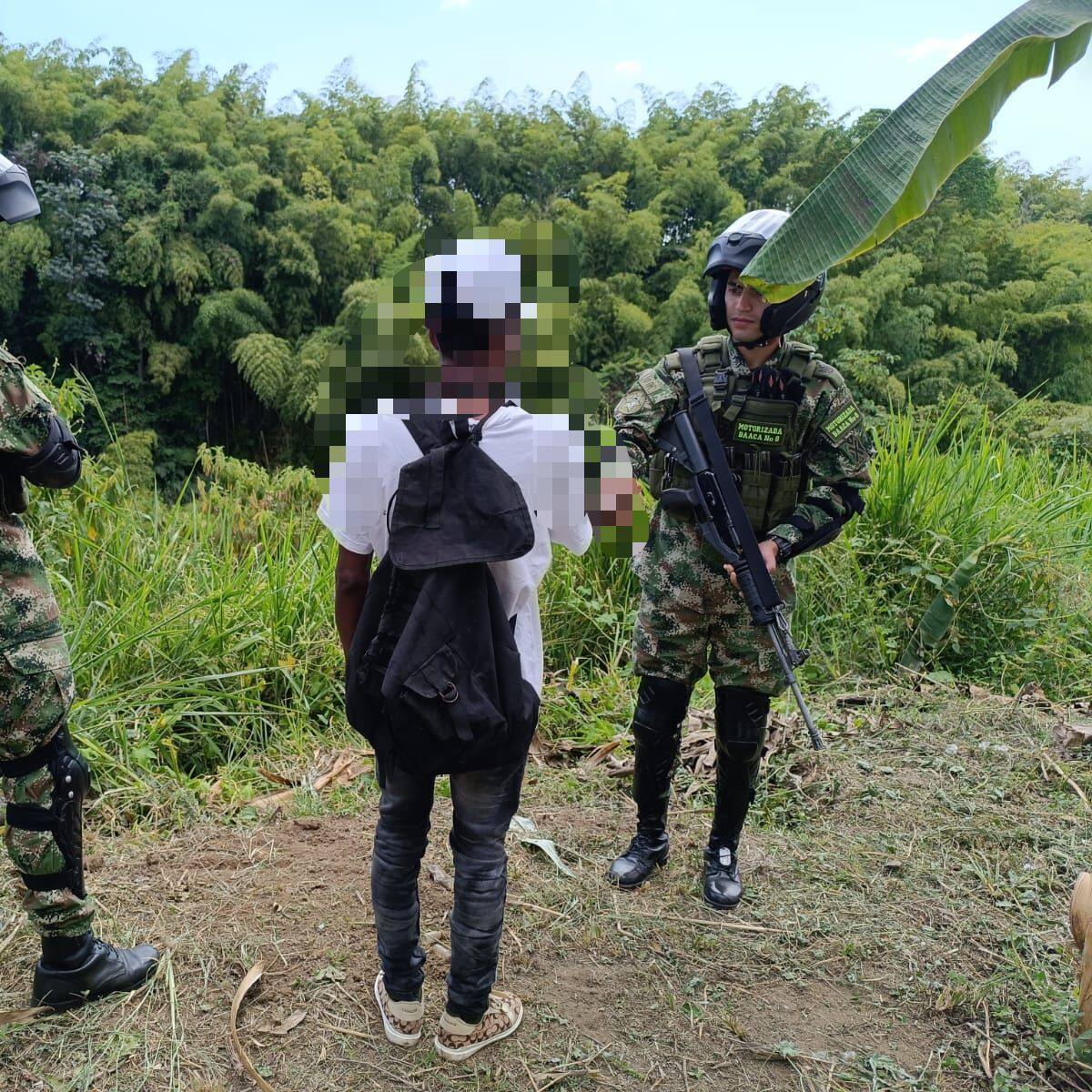 Presunto integrante del Clan del Golfo se entregó ante unidades del Ejército en Risaralda