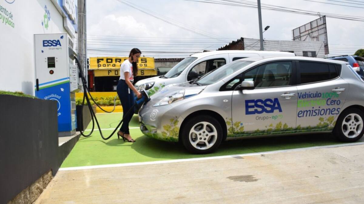 Estaciones de gasolina deberán instalar puntos de carga eléctrica