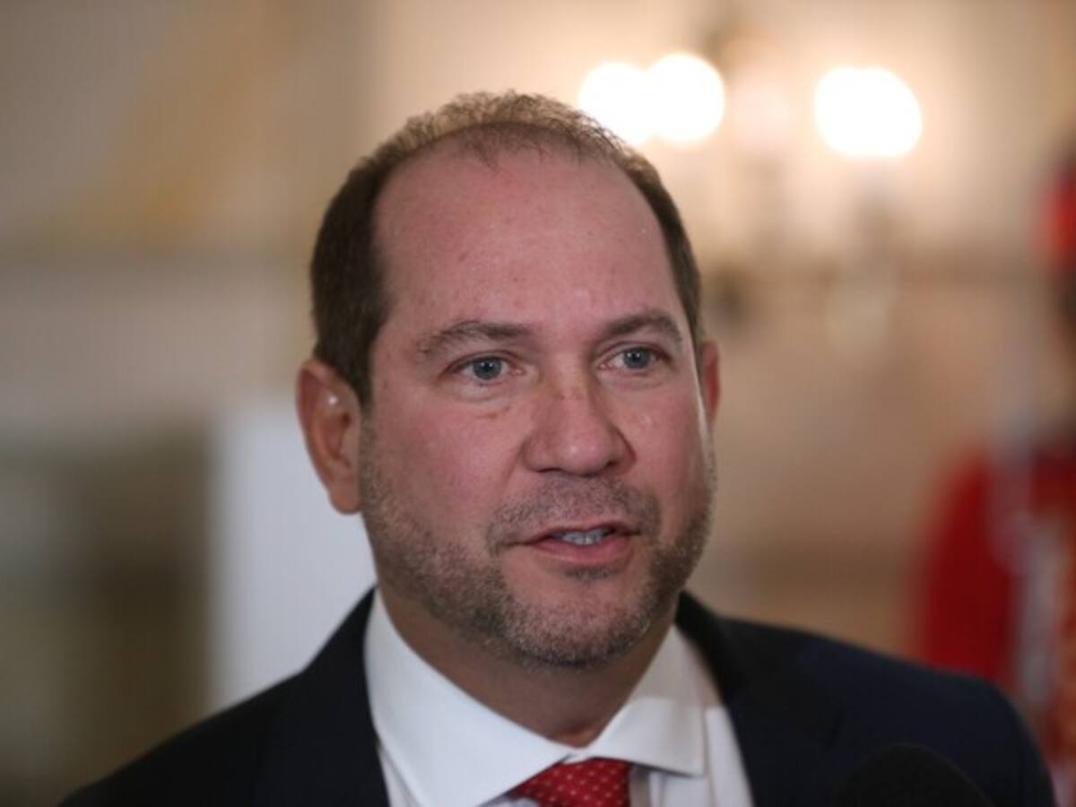 Generará más problemas que beneficios al país: presidente Congreso ante acuerdo Colombia-Venezuela