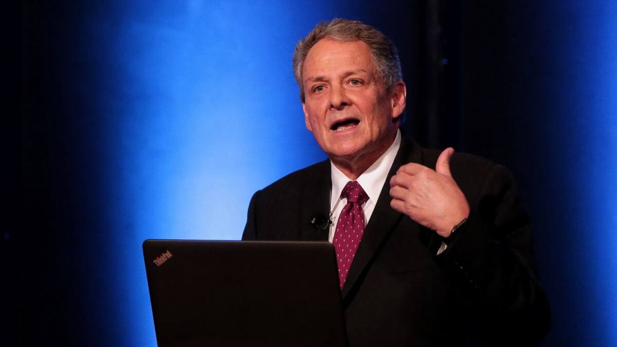 Gane o Pierda la gerencia del BRC, Carrasquilla deja el Ministerio de Hacienda