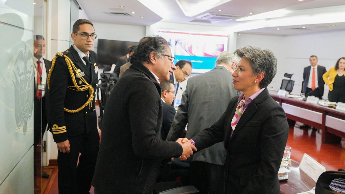 “Petro me pidió frenar el metro a cambio de su apoyo para la alcaldía”: Claudia López