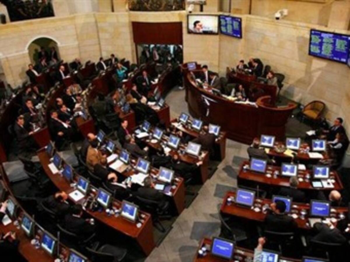 ​Histórico que Farc reconozcan justamente a las víctimas: Congresistas