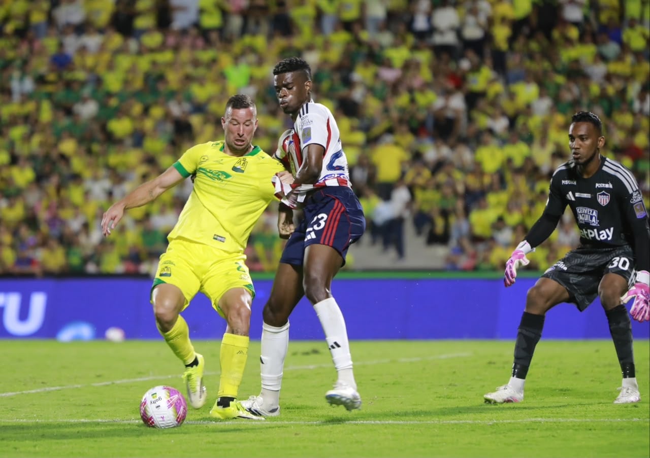 Bucaramanga deja al Junior al borde de la eliminación en Liga 2026-2: resumen del partido y goles / Colprensa
