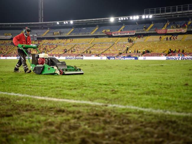 IDRD responde a críticas por el mal estado de la gramilla del Estadio El Campín. Foto: Colprensa.
