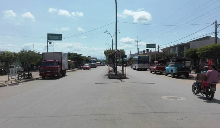 Vía principal del municipio de Tibú
