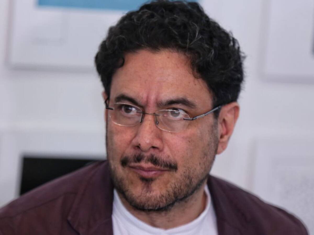 Proponen gran alianza política entre la izquierda y el centro