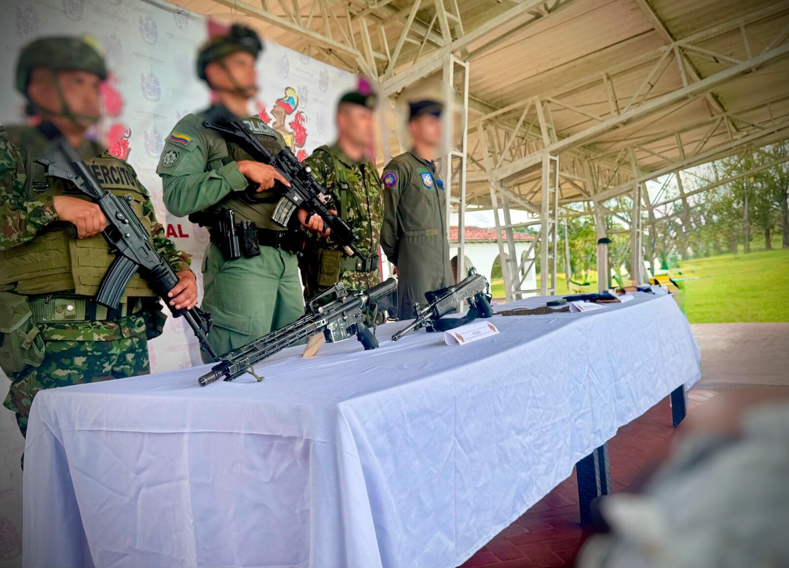 Material de guerra e intendencia incautado den El Tambo, Cauca. Ejército Nacional. Crédito: Ejército Nacional.