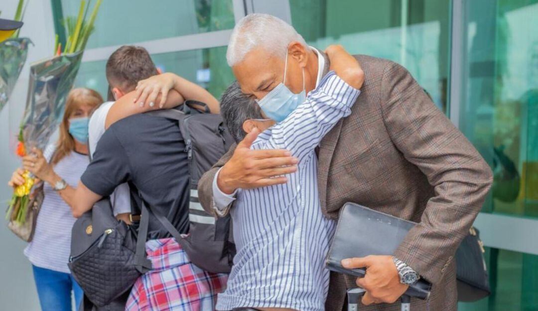 Acomapañantes en aeropuerto de Pereira
