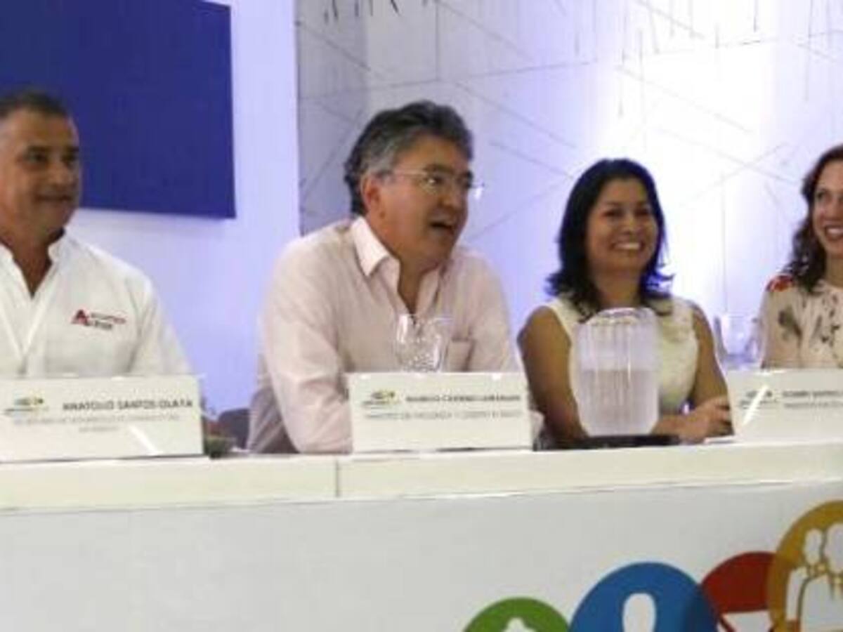 Gobierno anuncia más disminución de gastos públicos, a partir de 2017