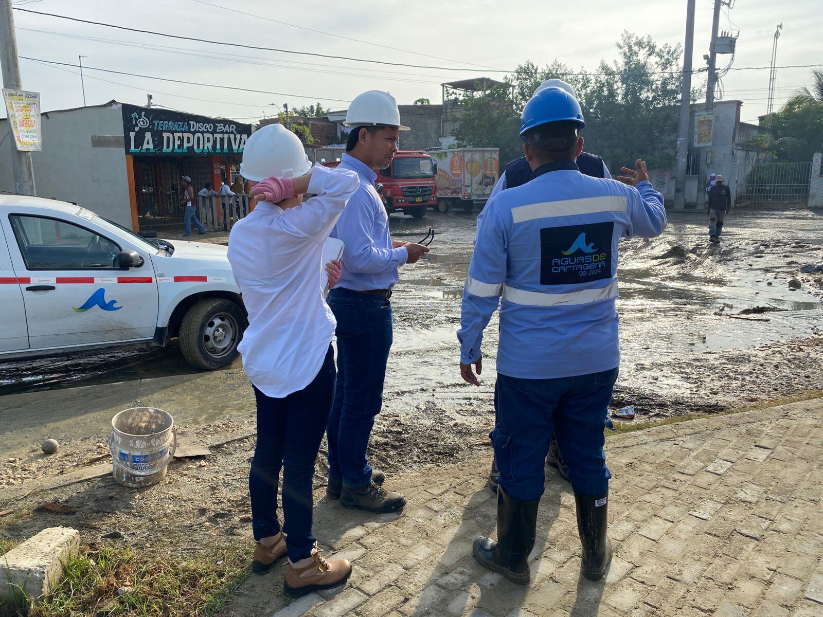 Así avanza la emergencia en Tierra Baja por rotura de conducción terrestre