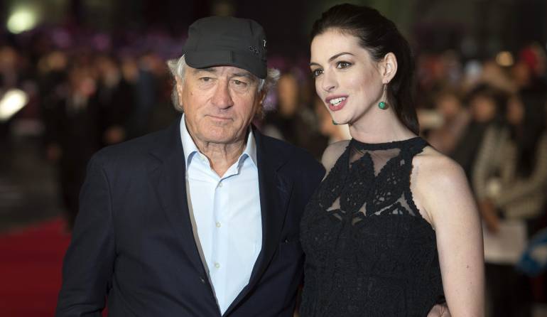 Robert De Niro y Anne Hathaway.
