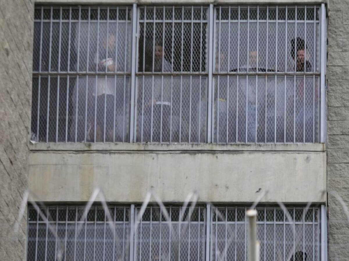 45 hombres intentaron fugarse de un centro de detención en Risaralda