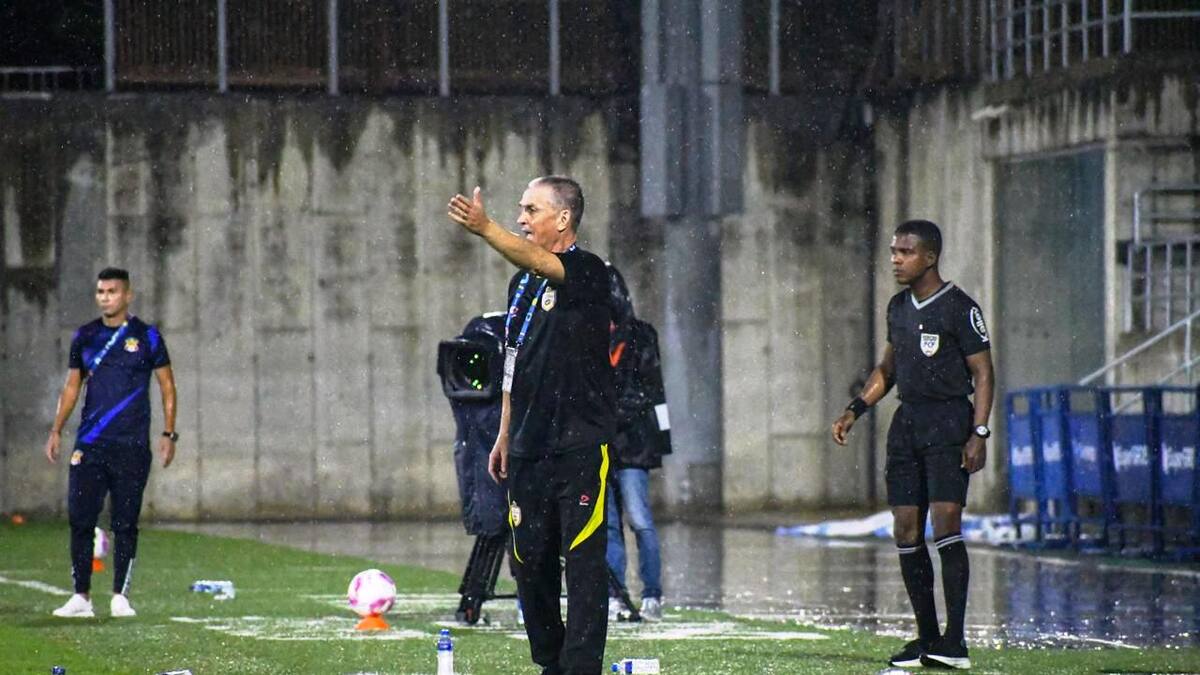 Néstor Craviotto dejó de ser el técnico de Real Cartagena
