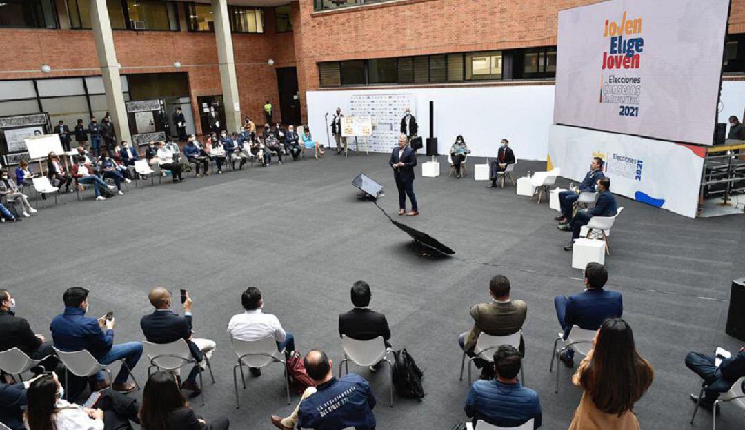 Presidente Duque reunido con juventudes