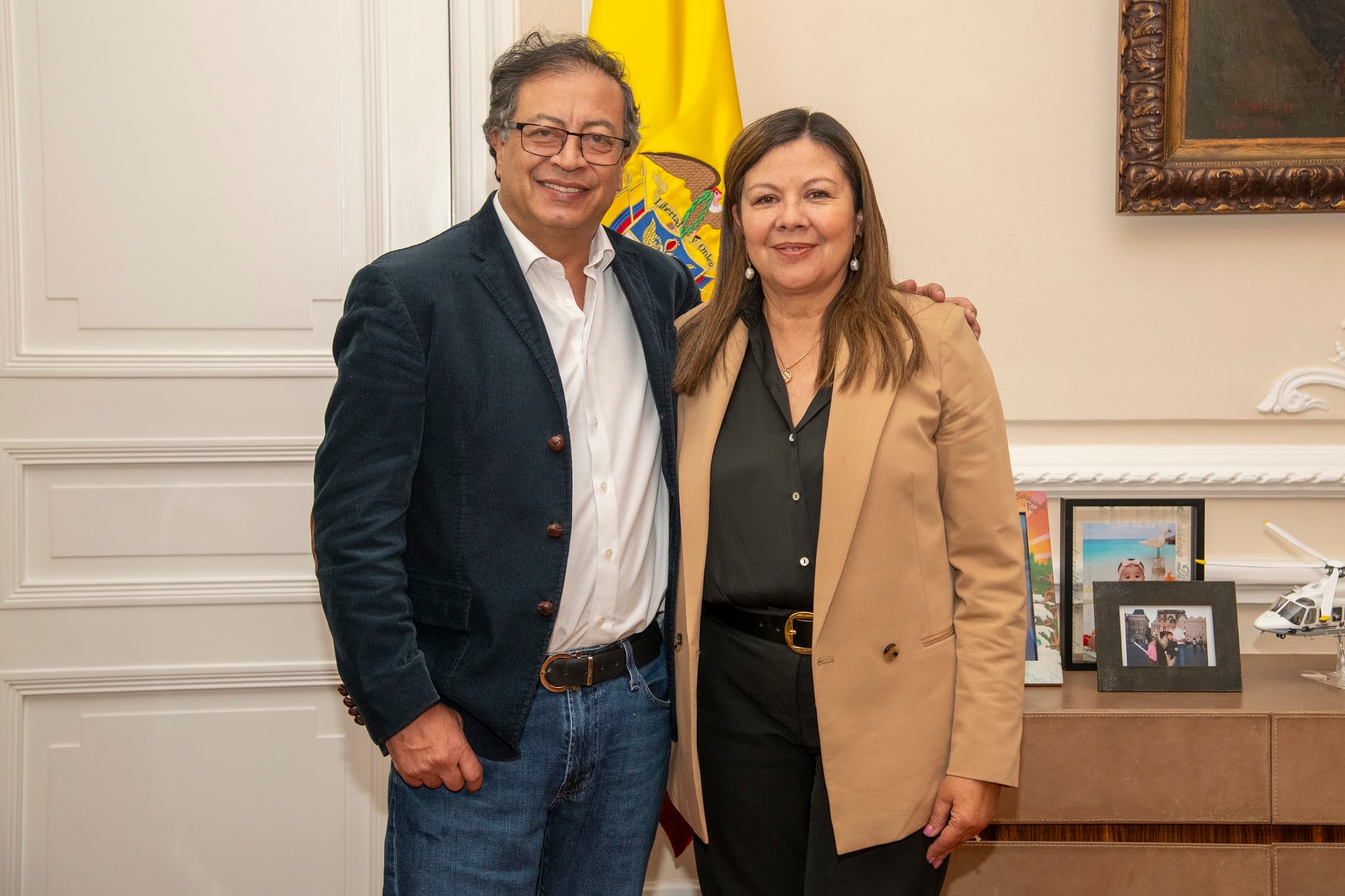 Gustavo Petro, presidente de Colombia y Luz Adriana Camargo, fiscal general de la Nación. Foto: Suministrada.