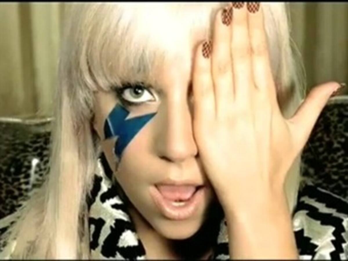 Lady Gaga ataca a críticos de moda que imponen un 'fundamentalismo' elitista