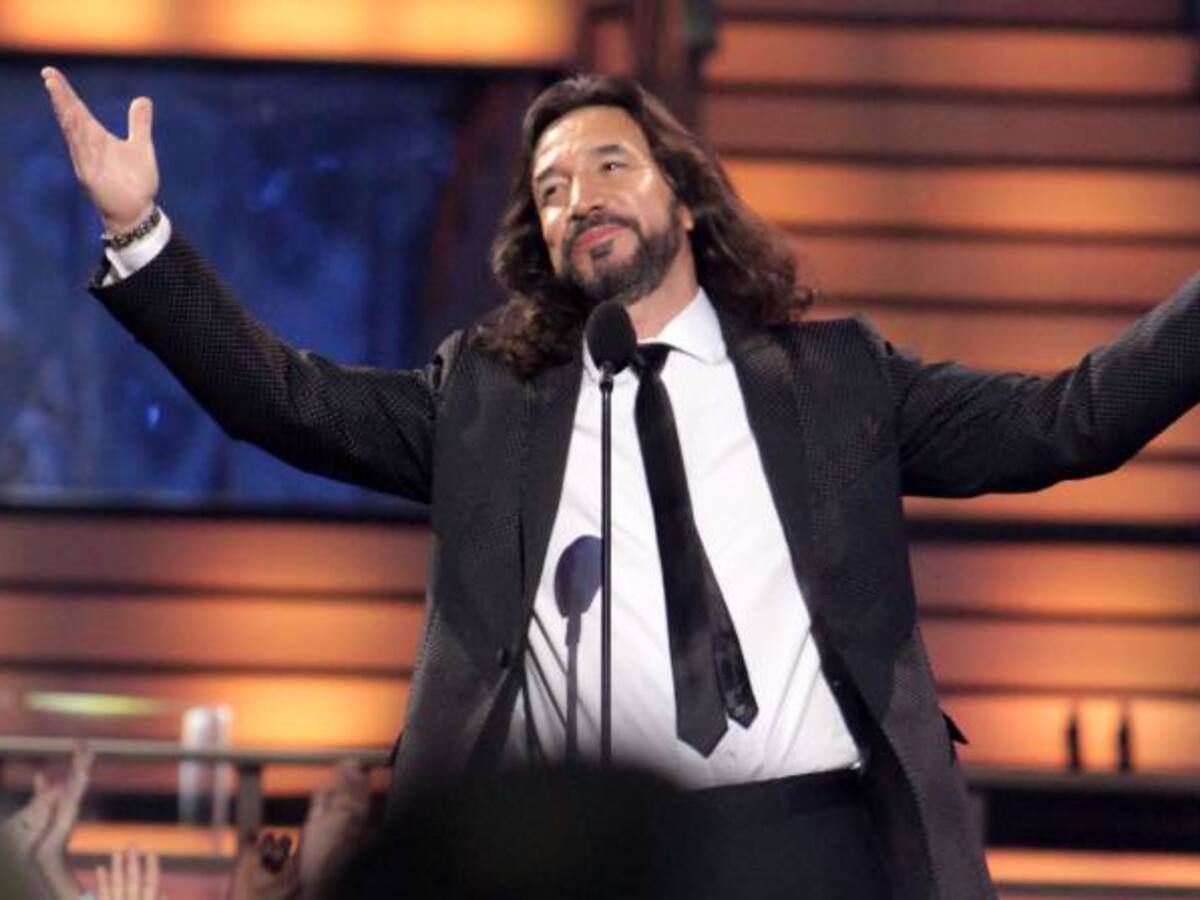 Juan Luis Guerra y David Bisbal homenajean a Marco Antonio Solis
