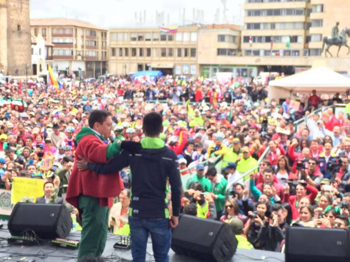 Nairo Quintana pidió a los colombianos salir a votar en el Plebiscito