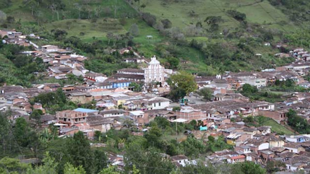 Comunidades campesinas de Angostura, Antioquia, pidieron el retiro del Ejército