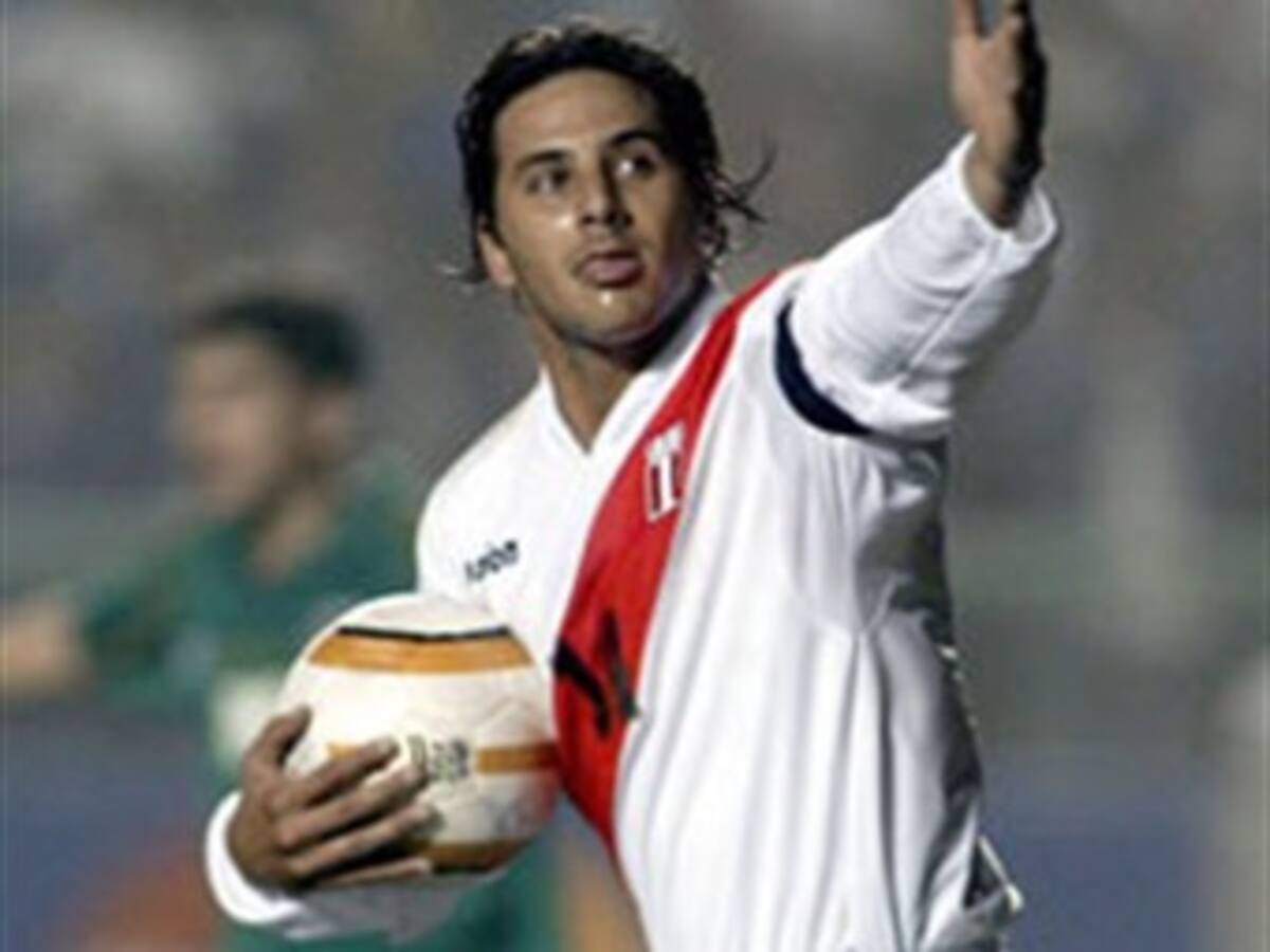 El peruano Claudio Pizarro en duda para Copa América