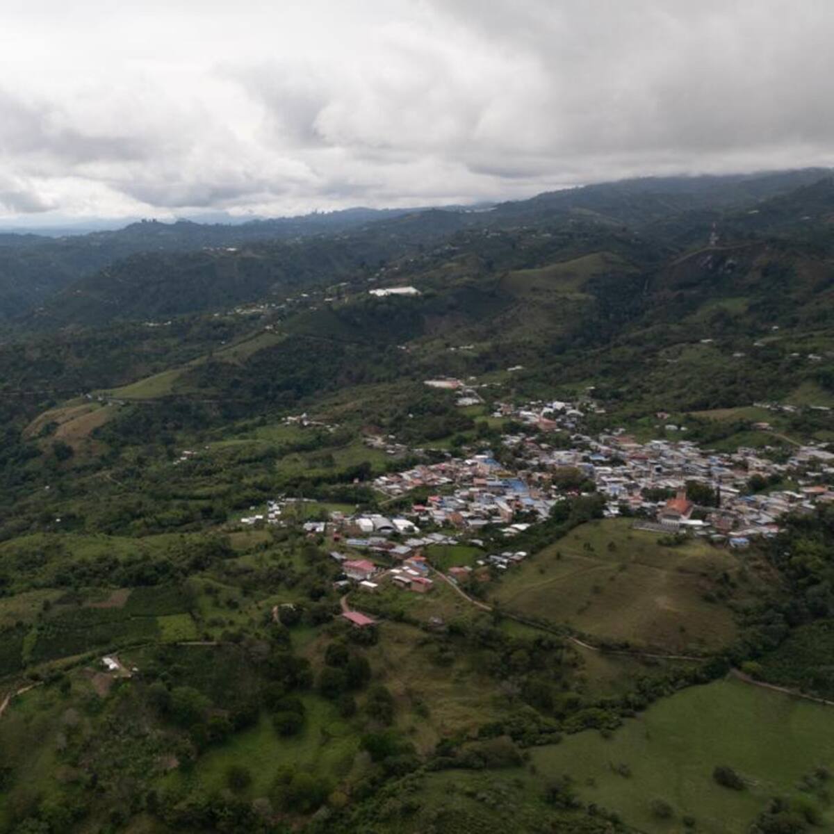 Adjudican pavimentación de la vía de acceso a Oporapa en el sur del Huila