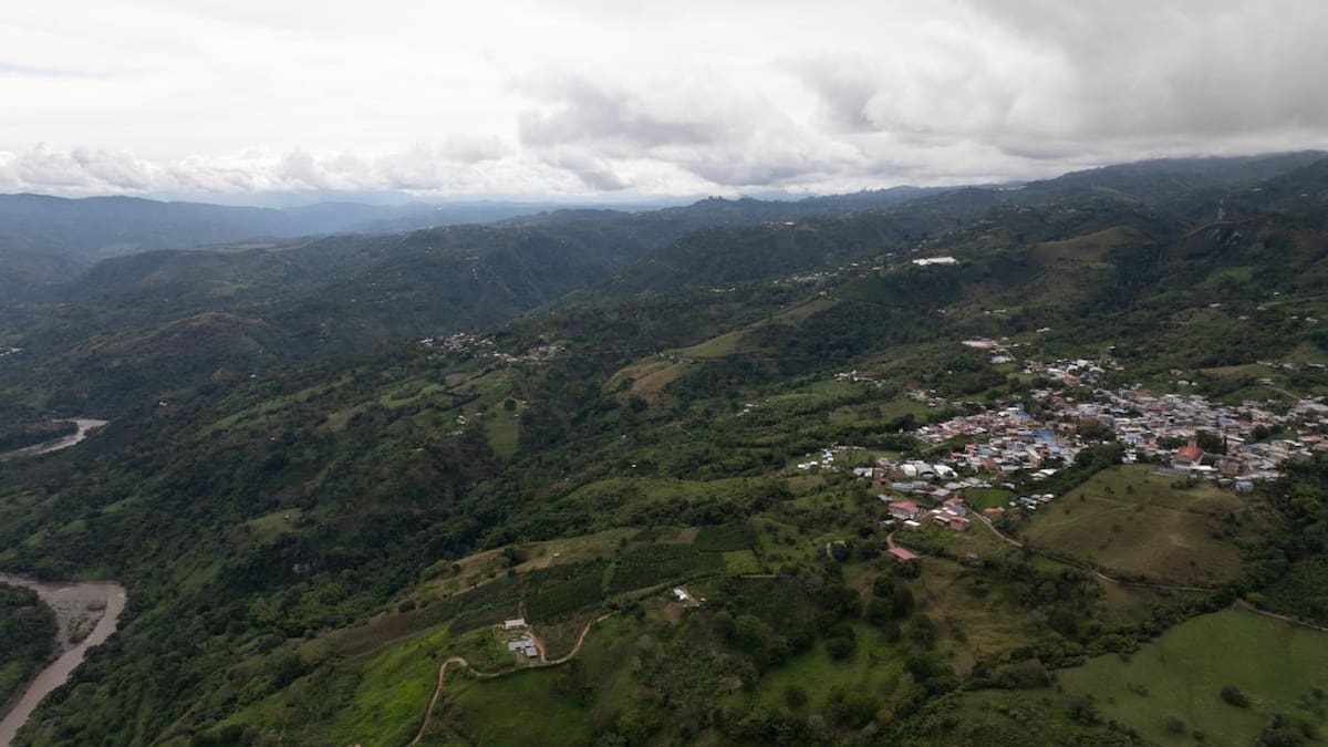 Adjudican pavimentación de la vía de acceso a Oporapa en el sur del Huila